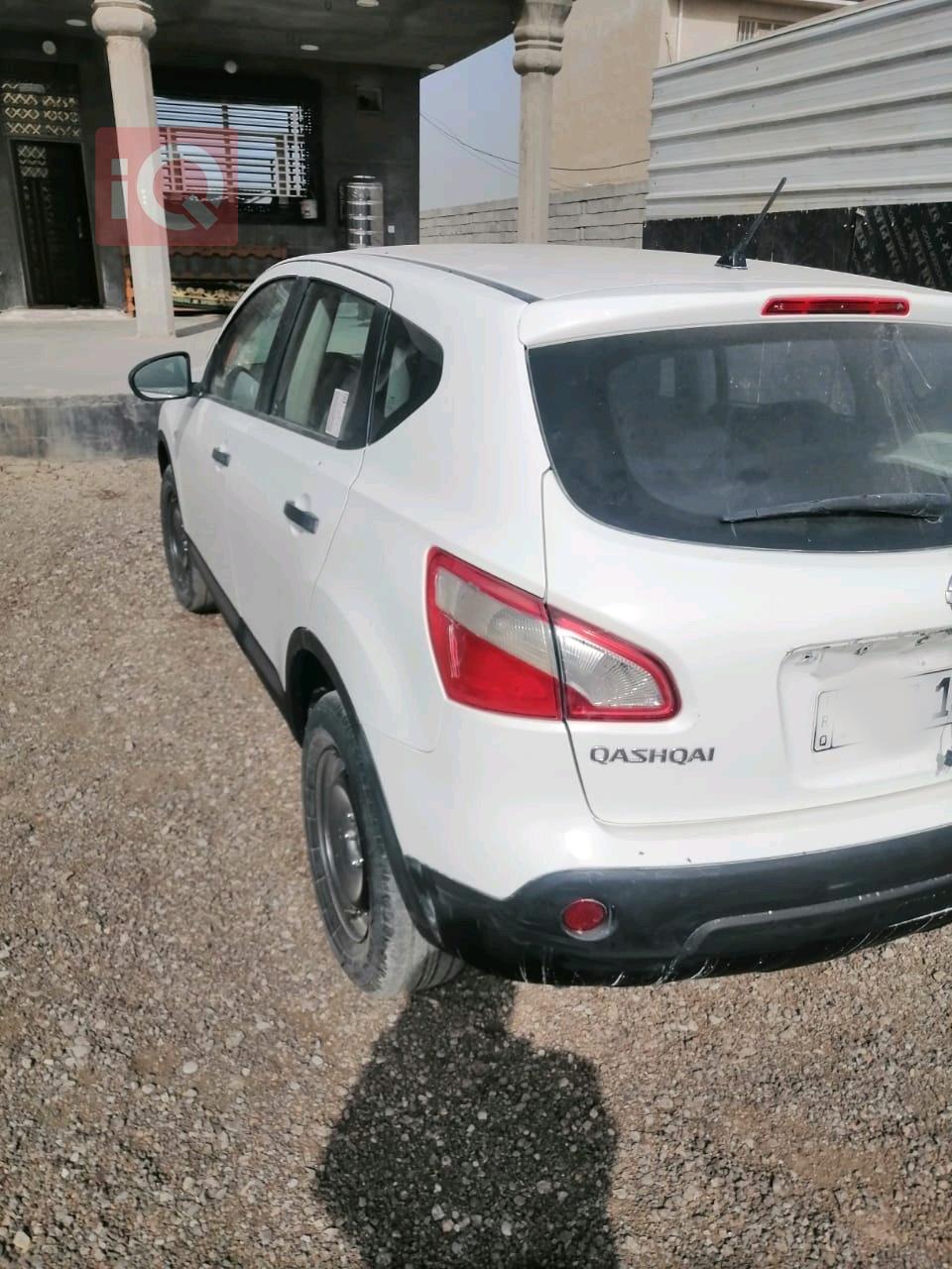 نيسان قاشقاي